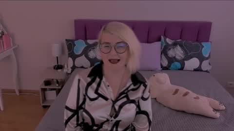 Sabrina MacMarren online show from February 2025 10:17:02 AM