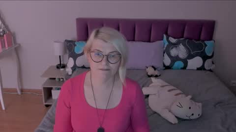 Sabrina MacMarren online show from February 2025 07:07:01 PM