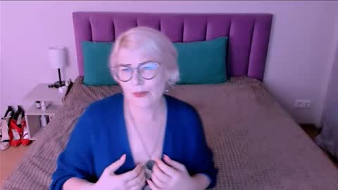 Sabrina MacMarren online show from September 2025 05:27:01 PM