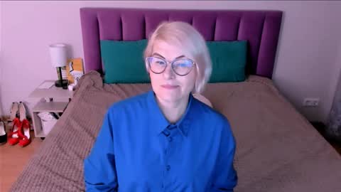 Sabrina MacMarren online show from October 2025 02:24:01 PM