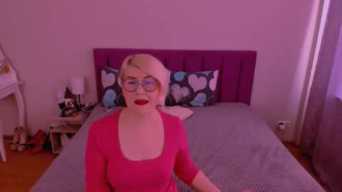 Snapshot of sabrinamacmarren chatting on February 2026 08:40:02 AM Sabrina MacMarren online show from February 2026 08:40:02 AM