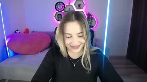 Sabrina Violet online show from October 2025 08:12:01 AM