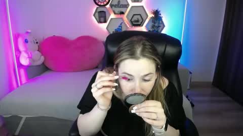 Snapshot of sabrinviolet chatting on June 2026 09:29:02 AM Sabrina Violet online show from June 2026 09:29:02 AM