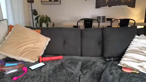 Snapshot of sacha__xx chatting on February 2025 04:16:01 PM sacha__xx online show from February 2025 04:16:01 PM