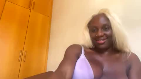 Snapshot of sade991803 chatting on June 2026 02:16:01 PM Onika online show from June 2026 02:16:01 PM