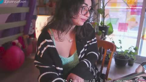 Snapshot of safaeri chatting on December 2024 04:21:02 PM Safa online show from December 2024 04:21:02 PM