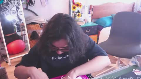 Snapshot of safaeri chatting on February 2025 07:10:01 PM Safa online show from February 2025 07:10:01 PM