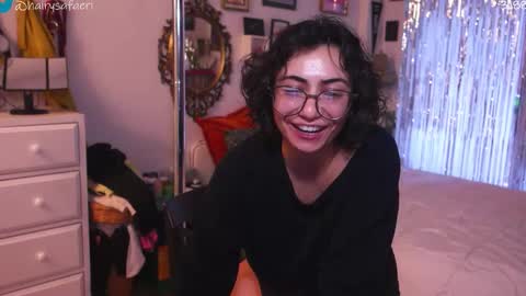 Snapshot of safaeri chatting on November 2025 03:46:01 PM Safa online show from November 2025 03:46:01 PM