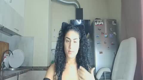 Queen online show from November 2025 10:54:01 AM