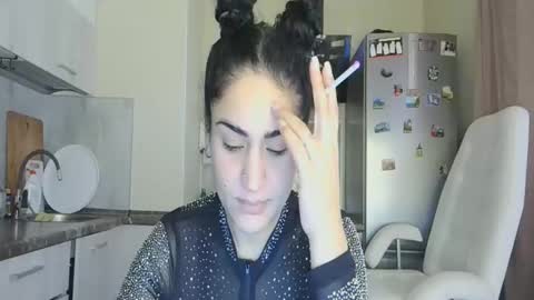 Queen online show from November 2025 09:42:01 AM