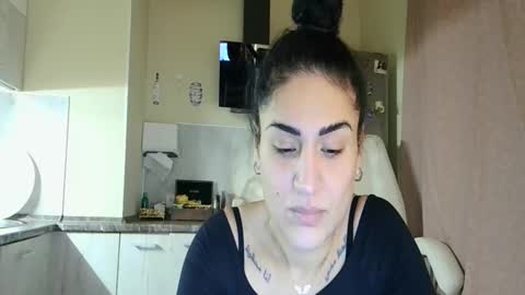 Queen online show from November 2025 03:01:02 PM