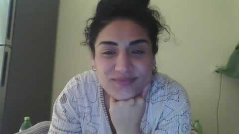 Snapshot of safari_xx chatting on June 2026 07:38:02 PM Queen online show from June 2026 07:38:02 PM