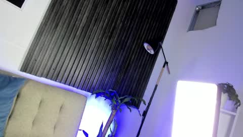 safiro_evans online show from April 2026 02:21:01 PM