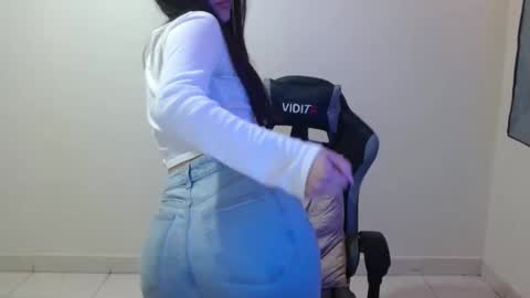 Sahaliefox  online show from October 2025 06:41:02 PM