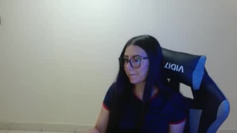 Sahaliefox  online show from February 2026 06:19:01 PM