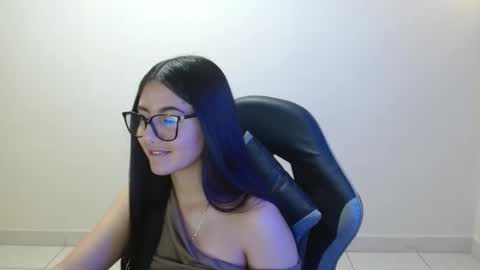 Sahaliefox  online show from April 2026 02:10:01 PM