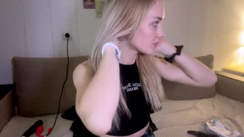 Snapshot of sailormoon666_ chatting on January 2025 12:13:01 PM Sofia online show from January 2025 12:13:01 PM