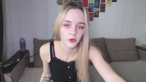 Snapshot of sailormoon666_ chatting on February 2025 09:19:01 AM Sofia online show from February 2025 09:19:01 AM