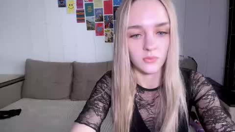 Snapshot of sailormoon666_ chatting on February 2025 01:33:02 PM Sofia online show from February 2025 01:33:02 PM