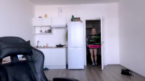 Snapshot of sailormoon666_ chatting on February 2025 11:01:02 AM Sofia online show from February 2025 11:01:02 AM