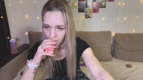 Snapshot of sailormoon666_ chatting on February 2025 04:24:02 PM Sofia online show from February 2025 04:24:02 PM