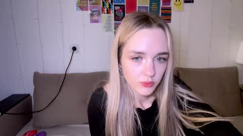 Snapshot of sailormoon666_ chatting on February 2025 03:05:02 PM Sofia online show from February 2025 03:05:02 PM