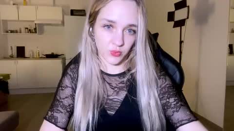 Snapshot of sailormoon666_ chatting on February 2025 10:17:02 PM Sofia online show from February 2025 10:17:02 PM