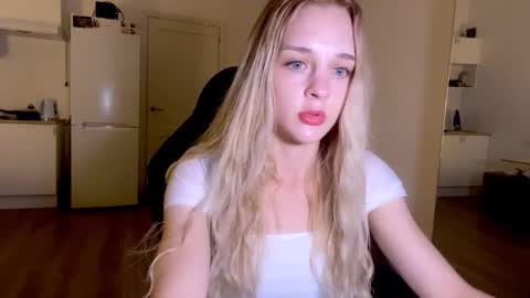 Snapshot of sailormoon666_ chatting on September 2025 07:27:01 PM Sofia online show from September 2025 07:27:01 PM