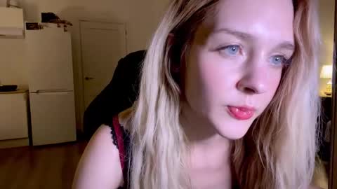 Snapshot of sailormoon666_ chatting on October 2025 11:05:01 PM Sofia online show from October 2025 11:05:01 PM