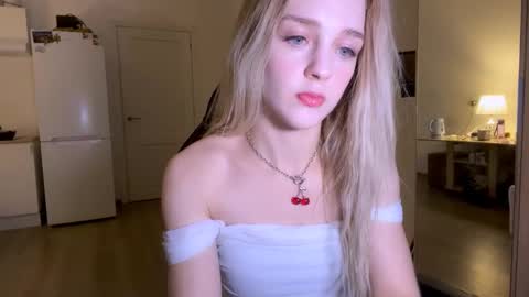 Snapshot of sailormoon666_ chatting on November 2025 08:30:01 PM Sofia online show from November 2025 08:30:01 PM