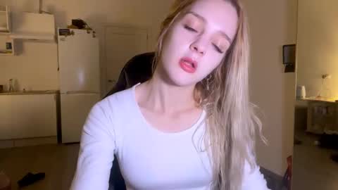 Snapshot of sailormoon666_ chatting on November 2025 09:24:02 PM Sofia online show from November 2025 09:24:02 PM