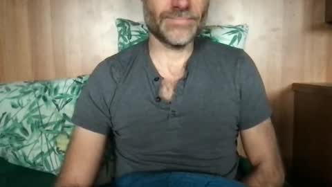 saint009 online show from October 2025 11:43:01 AM