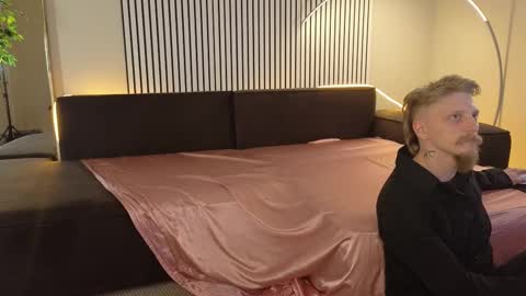 saint__vicious online show from March 2025 12:11:02 PM