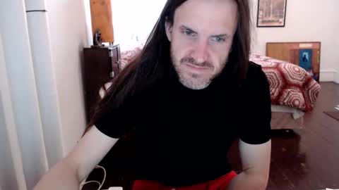 Snapshot of saintreeves chatting on December 2024 02:15:01 PM SaintReeves online show from December 2024 02:15:01 PM