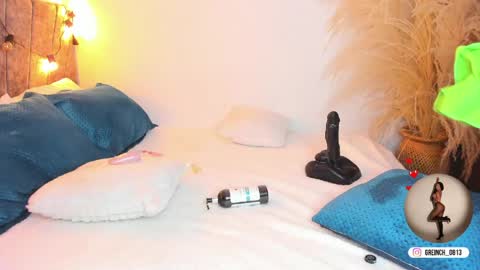 Snapshot of sally_rosses chatting on May 2026 04:04:02 PM sally rosses online show from May 2026 04:04:02 PM