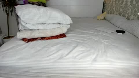 SalmaRoth online show from February 2025 06:03:01 PM