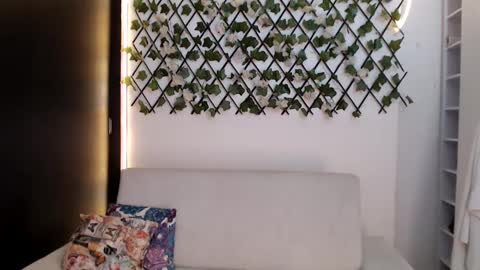 Snapshot of salome_010 chatting on September 2025 09:03:02 PM Salome online show from September 2025 09:03:02 PM