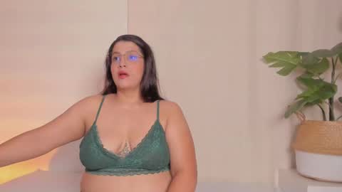   Salome  online show from November 2025 04:01:02 AM