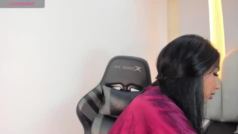   online show from December 2025 08:59:01 PM