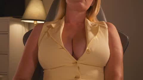 IsaBella-  online show from September 2025 07:02:02 PM