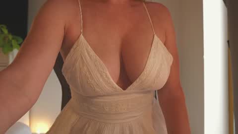 Snapshot of saltedhoney chatting on June 2026 12:18:01 PM IsaBella- online show from June 2026 12:18:01 PM