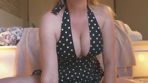 Snapshot of saltedhoney chatting on June 2026 02:10:02 PM IsaBella- online show from June 2026 02:10:02 PM