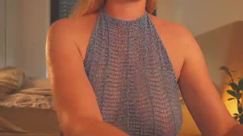 Snapshot of saltedhoney chatting on August 2026 05:11:02 PM IsaBella- online show from August 2026 05:11:02 PM