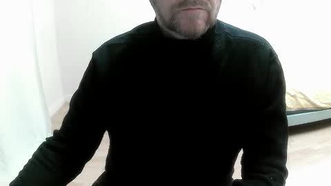 Snapshot of saltimbanquier chatting on September 2025 12:28:02 PM Saltimbanquier Salt ou Banquier online show from September 2025 12:28:02 PM