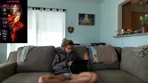 Snapshot of saltycaptain69_hatgirl69 chatting on September 2025 01:47:02 PM Salty Captain 69 Hat Girl 69 online show from September 2025 01:47:02 PM