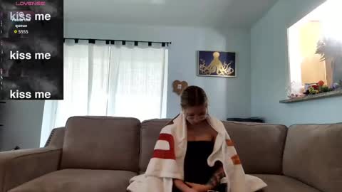 Snapshot of saltycaptain69_hatgirl69 chatting on October 2025 03:34:01 PM Salty Captain 69 Hat Girl 69 online show from October 2025 03:34:01 PM