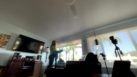 Snapshot of saltycaptain69_hatgirl69 chatting on November 2025 08:00:01 PM Salty Captain 69 Hat Girl 69 online show from November 2025 08:00:01 PM