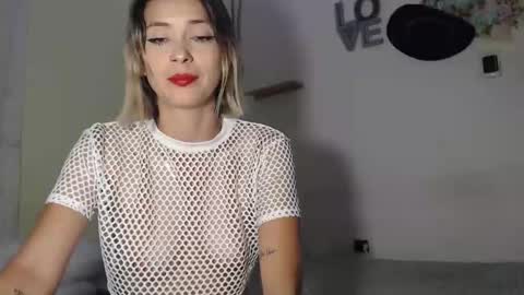 sammmikee online show from November 2025 02:06:01 AM