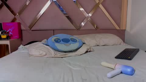 sam_pay__ online show from May 2026 09:54:01 PM