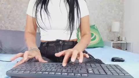 Snapshot of samanta_360 chatting on October 2025 12:03:02 PM Samanta online show from October 2025 12:03:02 PM